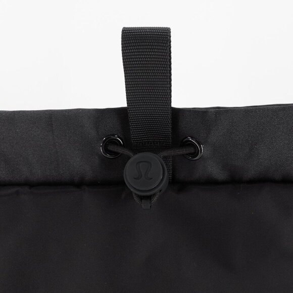 lululemon wunderlust Backpack black with silver hardware - Picture 12 of 16